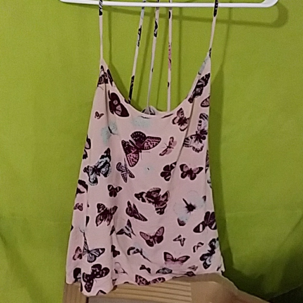 🦋Light pink butterfly top🦋
